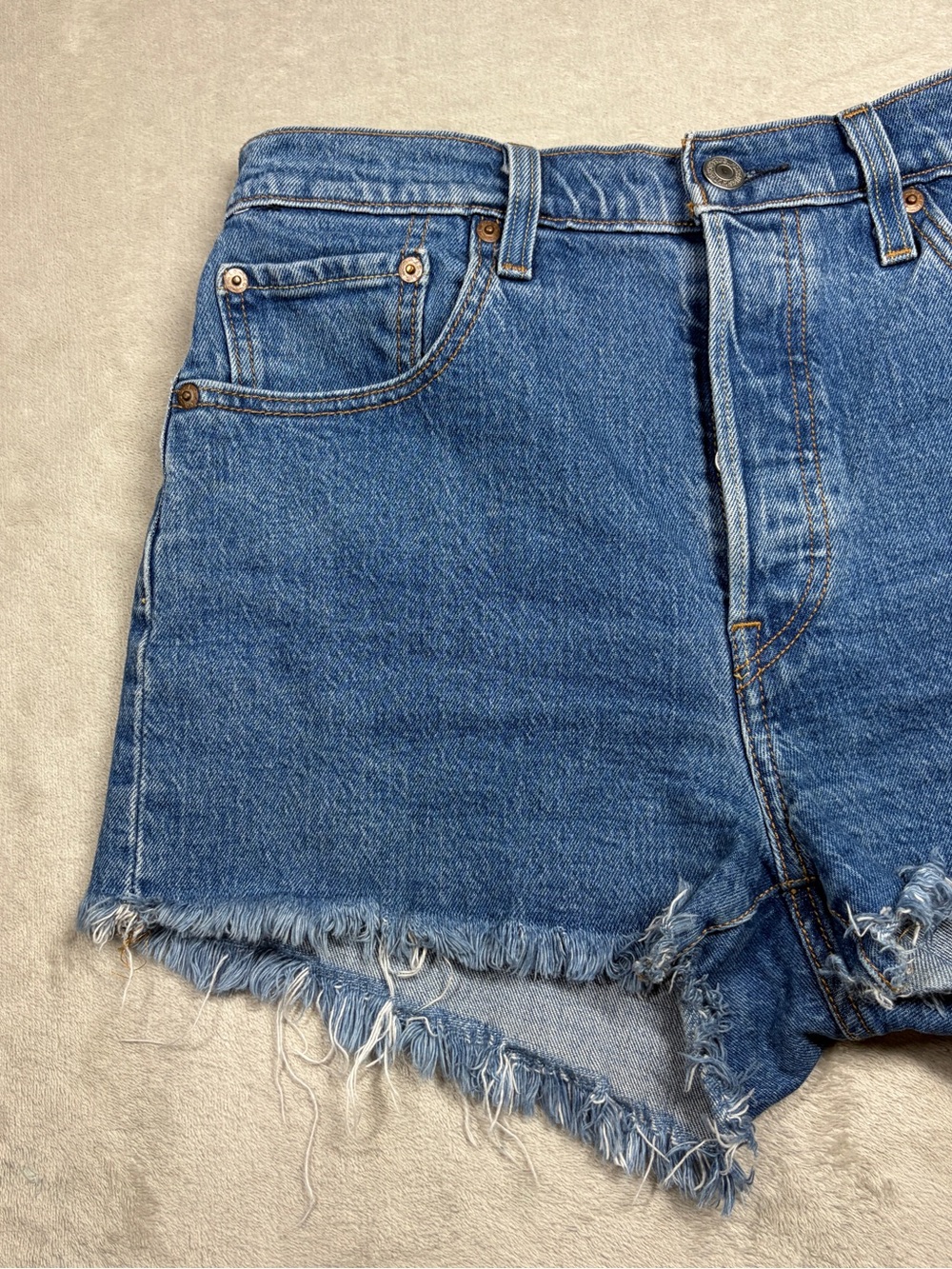 Levi’s Women’s 501 High Rise Cotton Blend Button Fly Blue Jean Denim Shorts 29 - Picture 6 of 16
